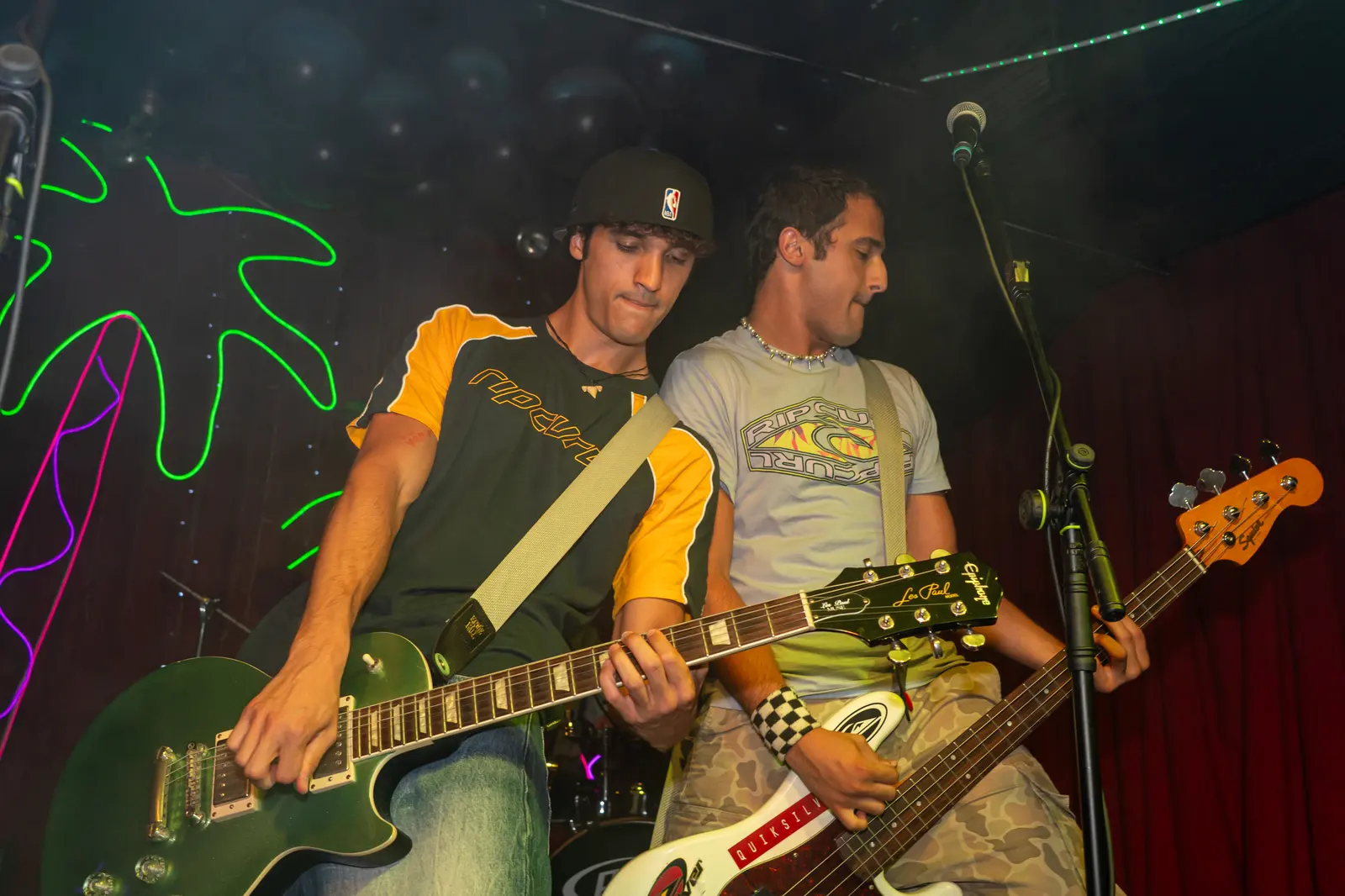 gracias x nada en directo en el Ocean Rock Bar de Vigo, agosto de 2026